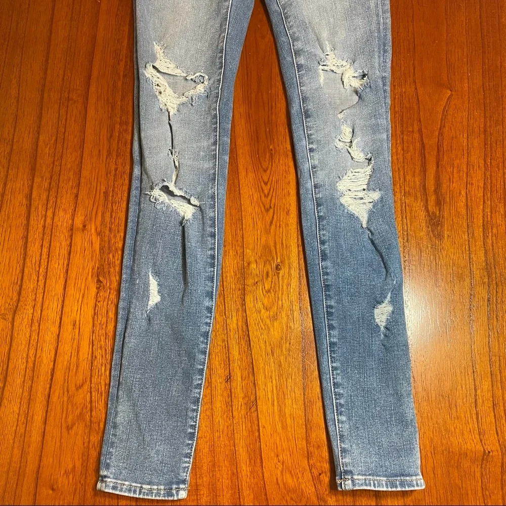 American Eagle distressed super hi-rise jeggings